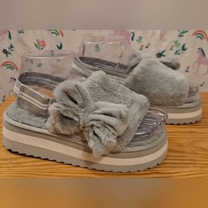NWT Y2K Grey Fuzzy Platform Chunky Comfy Peep Toe Sandal Shoe SZ 5